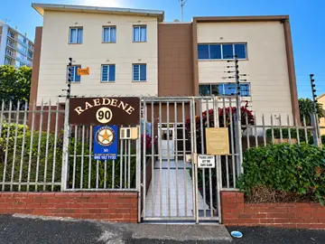 Peter Maskell Auctions - Insolvency Auction: Cozy Ground-Floor Unit in Essenwood, Durban